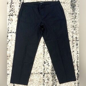 Liverpool Black Capri Pants Structured Design